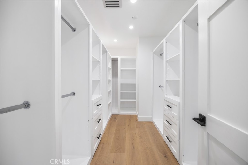 https://media.crmls.org/medias/6be04237-9473-447a-926f-3540d97b8904.jpg?preset=X-Large