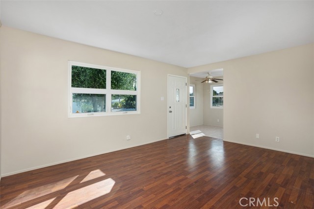 3746 Balboa Drive, Oceanside CA: https://media.crmls.org/medias/6be09b58-dca0-46fe-9dde-2e287e9f1357.jpg