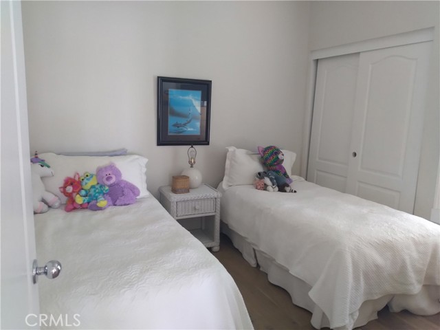 twin beds in second bedroom