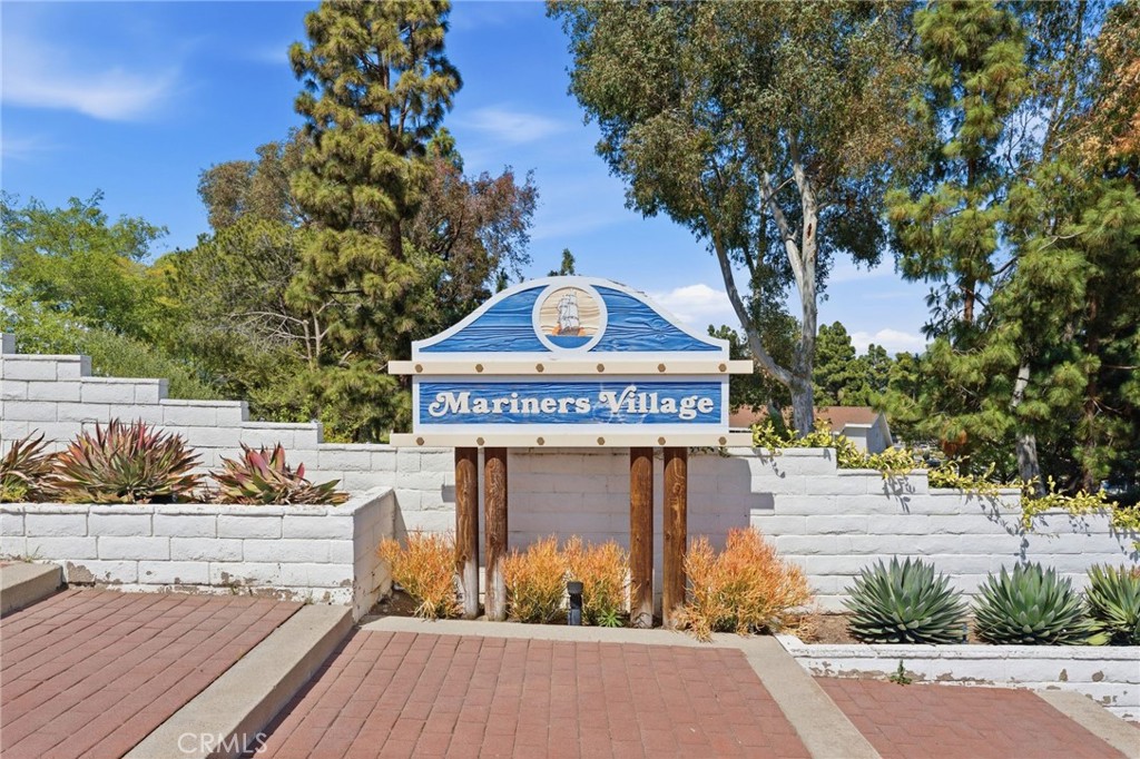 https://media.crmls.org/medias/6be0ff77-9a48-43b6-865d-33d797d14bfd.jpg?preset=X-Large