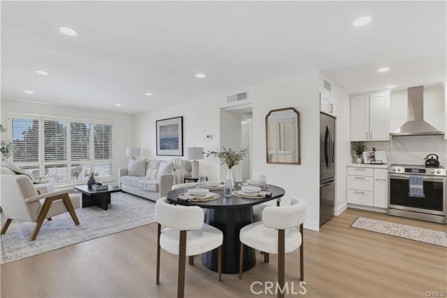 970 Palm, 200 photo 12