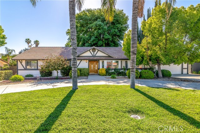 274 N Hemet Street, Hemet CA: https://media.crmls.org/medias/6be1a4c7-dd33-4797-9631-0c7b89d84354.jpg