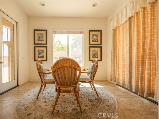 Detail Gallery Image 8 of 21 For 8365 Sanctuary Dr, Corona,  CA 92883 - 5 Beds | 4/1 Baths