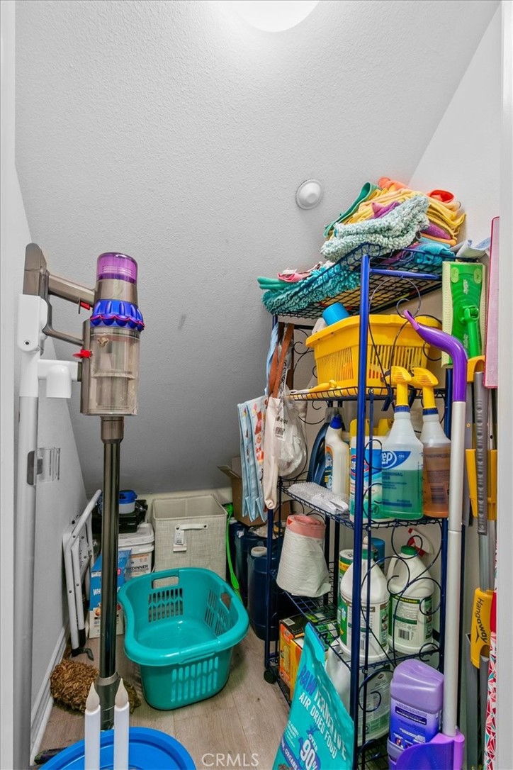 https://media.crmls.org/medias/6be245bb-dae2-47ab-b13d-9f961a86d7fd.jpg?preset=X-Large