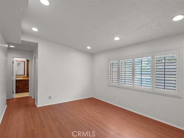 Detail Gallery Image 8 of 23 For 8501 Enfield Avenue, Northridge,  CA 90011 - 4 Beds | 2 Baths