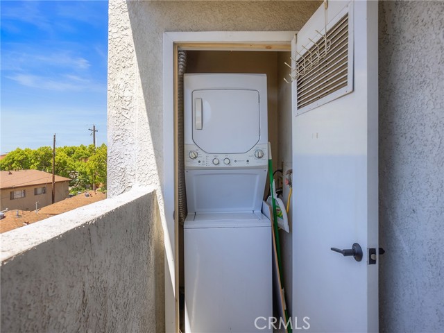 Detail Gallery Image 21 of 38 For 1706 Grismer Ave #211,  Burbank,  CA 91504 - 2 Beds | 3 Baths