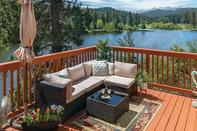 Detail Gallery Image 1 of 42 For 781 Brentwood Dr, Lake Arrowhead,  CA 92352 - 5 Beds | 3/1 Baths