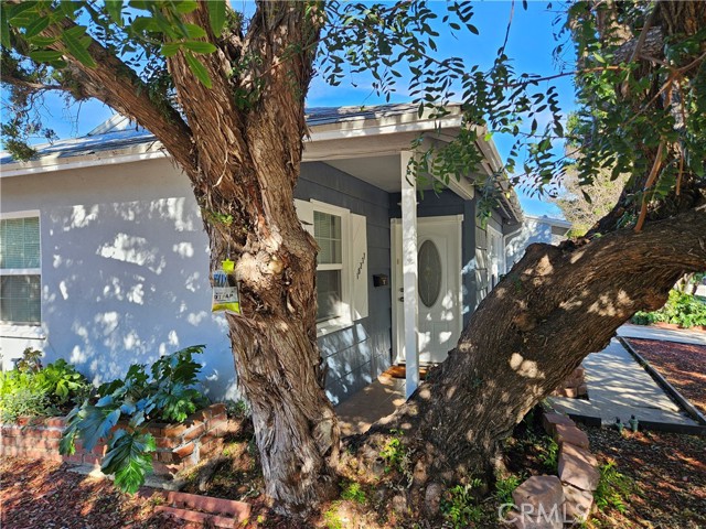 Detail Gallery Image 5 of 39 For 18237 Valley Vista Bld, Tarzana,  CA 91356 - 2 Beds | 1 Baths