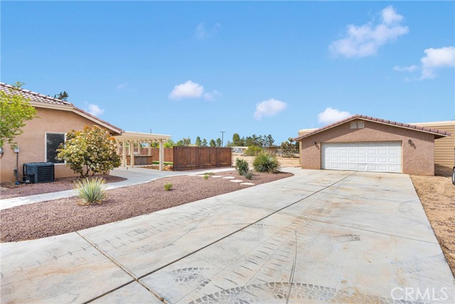 Detail Gallery Image 56 of 69 For 19501 Kinai Rd, Apple Valley,  CA 92307 - 4 Beds | 2/1 Baths