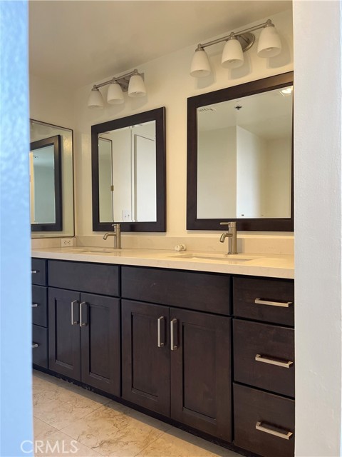 Detail Gallery Image 21 of 26 For 10660 Wilshire Bld #1707,  Los Angeles,  CA 90024 - 3 Beds | 3/1 Baths