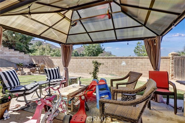 27727 Hollyoak Way, Menifee CA: https://media.crmls.org/medias/6be5235b-7c9f-4e00-9679-094c23d36ab6.jpg