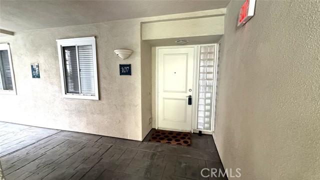 Detail Gallery Image 2 of 17 For 2253 Martin #107,  Irvine,  CA 92612 - 1 Beds | 1 Baths