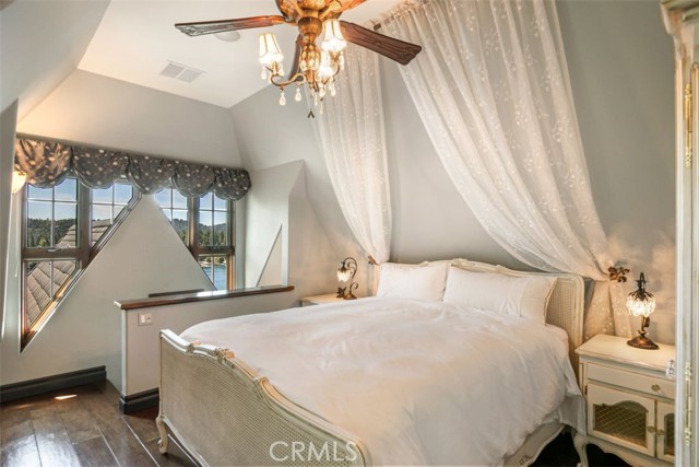 28087 North Shore Road, Lake Arrowhead CA: https://media.crmls.org/medias/6be54889-87da-48db-88ce-cb498614e39c.jpg
