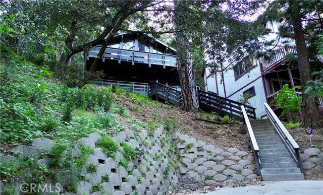 828 Fern Drive, Crestline CA: https://media.crmls.org/medias/6be65c9d-8ae5-4916-a4c3-9b72fd2a96e3.jpg