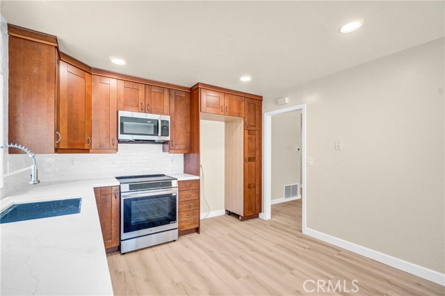 17232 Golden View Lane, Huntington Beach CA: https://media.crmls.org/medias/6be65fad-c8c4-4bf7-a822-2d935e68d72d.jpg