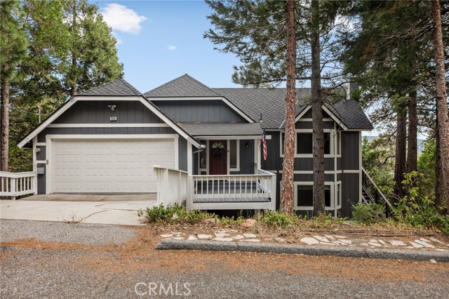 Detail Gallery Image 1 of 41 For 386 Rainier Rd, Lake Arrowhead,  CA 92352 - 4 Beds | 3/1 Baths