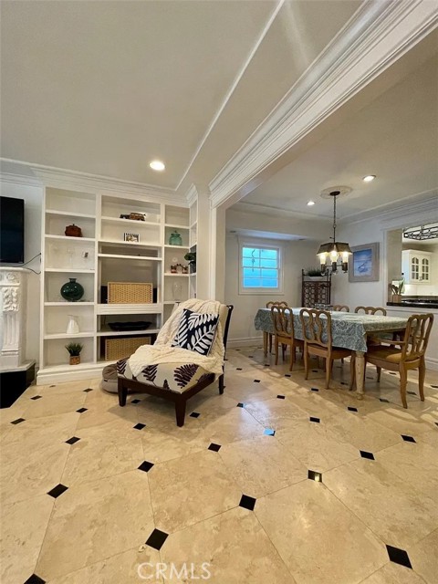 Detail Gallery Image 7 of 19 For 157 Claremont Ave, Long Beach,  CA 90803 - 2 Beds | 2 Baths