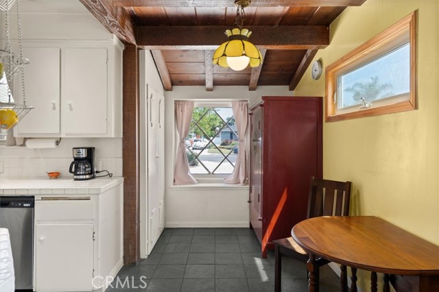 Detail Gallery Image 14 of 38 For 14552 Hesby St, Sherman Oaks,  CA 91403 - 2 Beds | 2 Baths