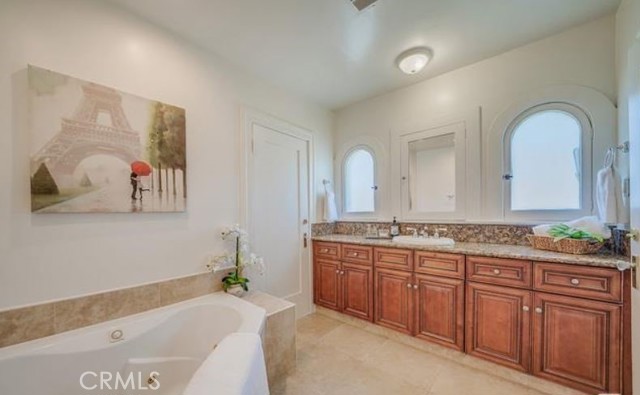 Detail Gallery Image 14 of 23 For 1231 S St Andrews, Los Angeles,  CA 90019 - 5 Beds | 3 Baths