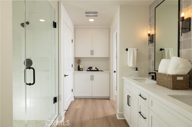 Detail Gallery Image 11 of 18 For 414 Main St #405,  Huntington Beach,  CA 92648 - 2 Beds | 2/1 Baths