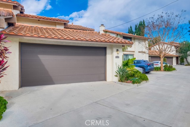 Detail Gallery Image 4 of 62 For 4194 Higuera St, Culver City,  CA 90232 - 2 Beds | 2/1 Baths