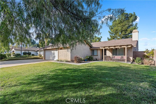 853 Monarch Dr, Corona, CA 92879