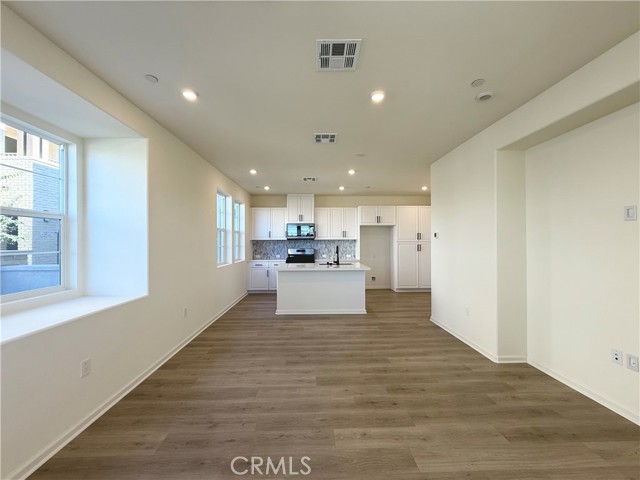 Detail Gallery Image 4 of 22 For 16365 Sandpiper Ave, Chino,  CA 91708 - 3 Beds | 3 Baths