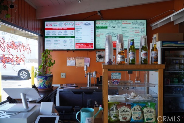 124 E Lincoln Ave, Orange CA: https://media.crmls.org/medias/6bead270-5646-44d7-9979-fc14eebd3bdc.jpg