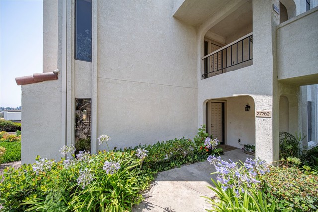 Detail Gallery Image 2 of 43 For 27762 Arta #2,  Mission Viejo,  CA 92692 - 2 Beds | 2 Baths