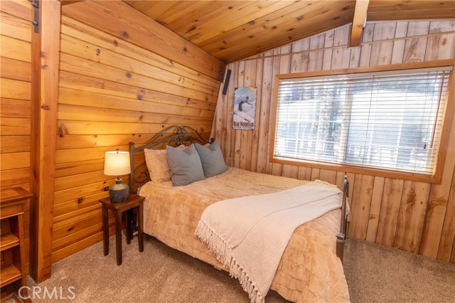726 Elysian Boulevard, Big Bear City CA: https://media.crmls.org/medias/6bec5925-bddb-49a4-81b8-def44b148a57.jpg