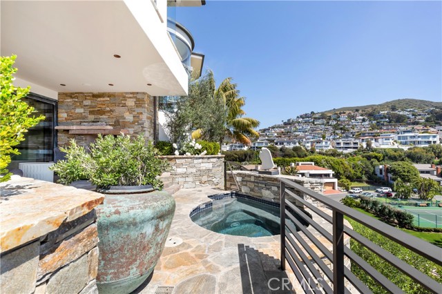 86 Emerald Bay, Laguna Beach CA: https://media.crmls.org/medias/6bec74b9-8393-44dd-b433-b97d45124fe6.jpg