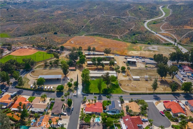 23849 Canyon Lake N Drive, Canyon Lake CA: https://media.crmls.org/medias/6becb1cf-24ea-4355-ac66-ce409736e956.jpg