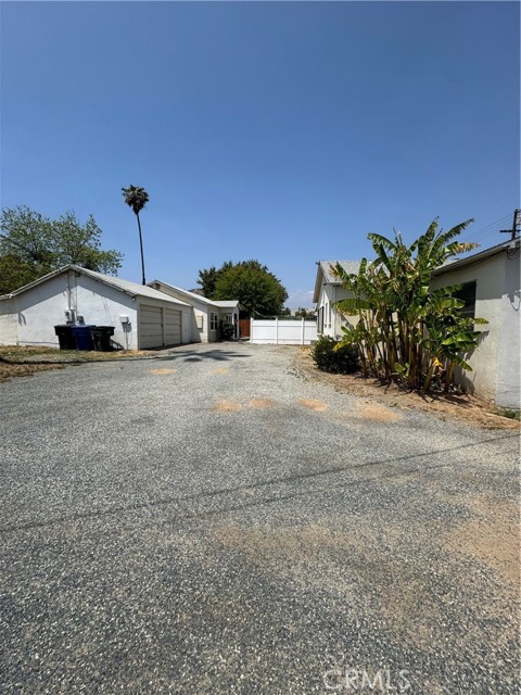 5214 Golden Avenue, Riverside CA: https://media.crmls.org/medias/6becf18e-9649-478a-9fd9-9c63df83f26f.jpg