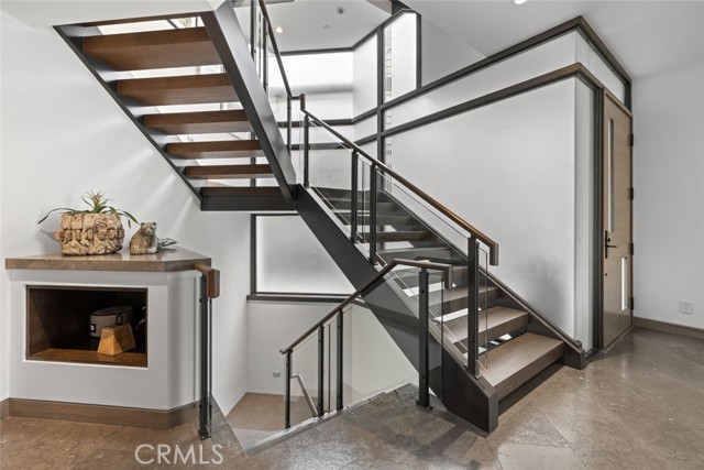 8 Beacon Bay, Newport Beach CA: https://media.crmls.org/medias/6bedcef0-a718-4903-a936-f681af350a22.jpg