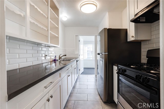 Detail Gallery Image 10 of 17 For 1014 E Carson, Long Beach,  CA 90807 - 2 Beds | 1 Baths