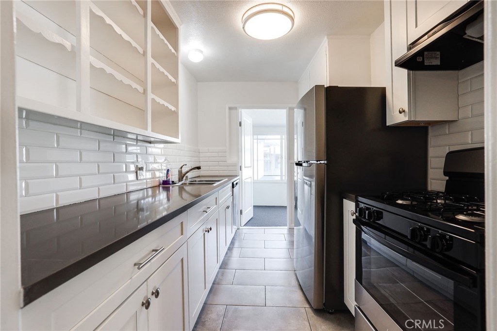 MLS #OC25274775 image #9