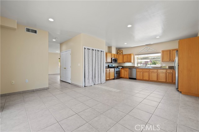 Detail Gallery Image 8 of 23 For 29021 Lomita Dr, Castaic,  CA 91384 - 3 Beds | 2/1 Baths