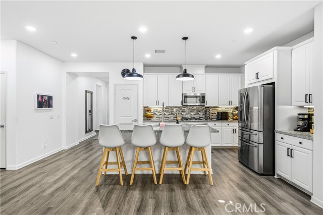 Detail Gallery Image 10 of 54 For 29193 Black Oak, Lake Elsinore,  CA 92530 - 3 Beds | 2 Baths