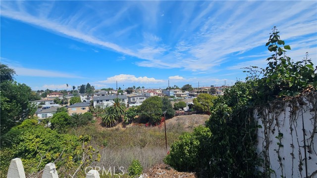 1064 W 31st Street, San Pedro CA: https://media.crmls.org/medias/6befc663-7ee5-44b8-9b81-968d1bc6af47.jpg
