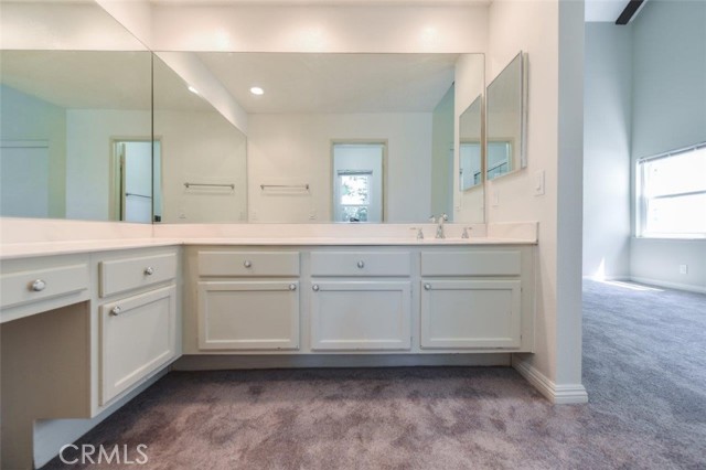 Detail Gallery Image 13 of 18 For 29 Bluecoat, Irvine,  CA 92620 - 4 Beds | 2/1 Baths