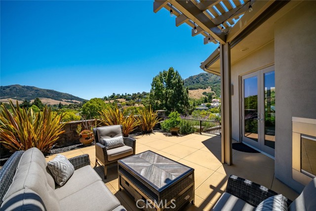 940 Pasatiempo Drive, San Luis Obispo CA: https://media.crmls.org/medias/6bf2343e-7836-4756-9979-bb8eade20e3c.jpg