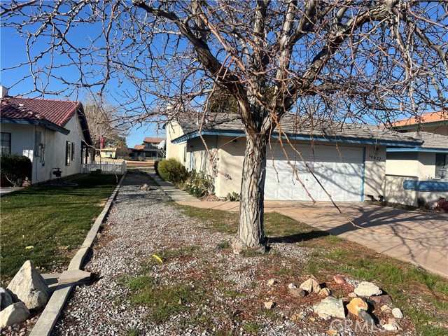 Detail Gallery Image 3 of 3 For 14627 Greenbriar, Helendale,  CA 92342 - 3 Beds | 2 Baths