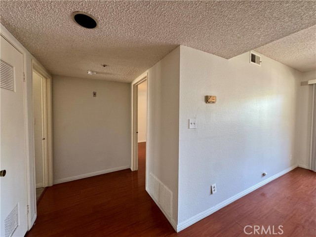 987 E Del Mar Boulevard, Pasadena CA: https://media.crmls.org/medias/6bf5783e-b240-436d-8090-1498fd8e3459.jpg