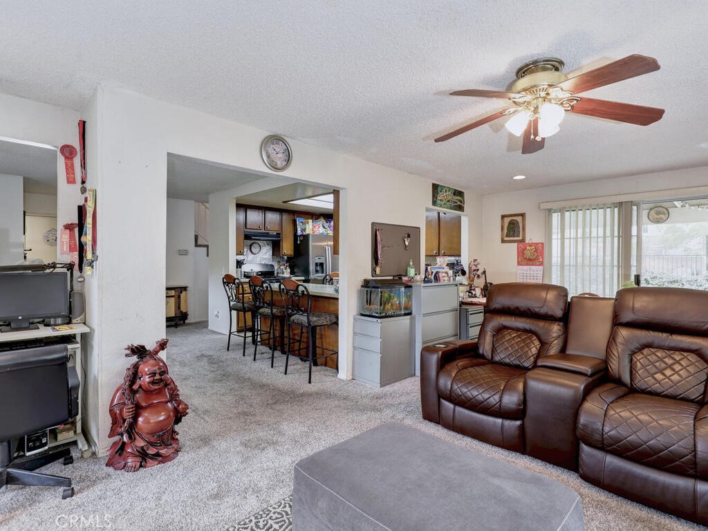 https://media.crmls.org/medias/6bf5a615-7380-44ab-bd6b-9b8c254ddd74.jpg?preset=X-Large