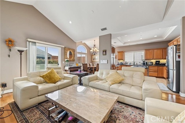 211 S. Francisca Avenue, Redondo Beach CA: https://media.crmls.org/medias/6bf5ca33-0621-45a8-b035-10b53e3e0ab3.jpg