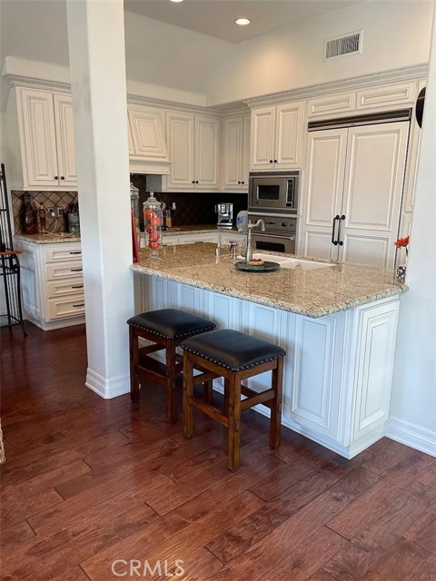 Detail Gallery Image 5 of 29 For 504 Avocado Ave, Corona Del Mar,  CA 92625 - 3 Beds | 3 Baths