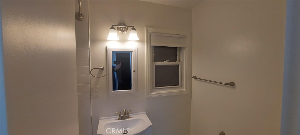 https://media.crmls.org/medias/6bf7170e-16e6-4252-957e-63e671cbd0f6.jpg?preset=X-Large
