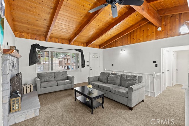 Detail Gallery Image 3 of 22 For 31758 Christmas Tree Ln, Running Springs,  CA 92382 - 3 Beds | 2 Baths