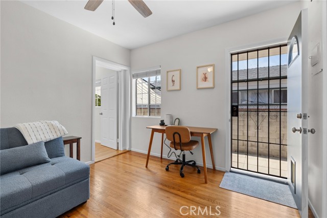1820 N Avon Street, Burbank CA: https://media.crmls.org/medias/6bf7cbe9-693d-4302-a467-d4f7275fb198.jpg