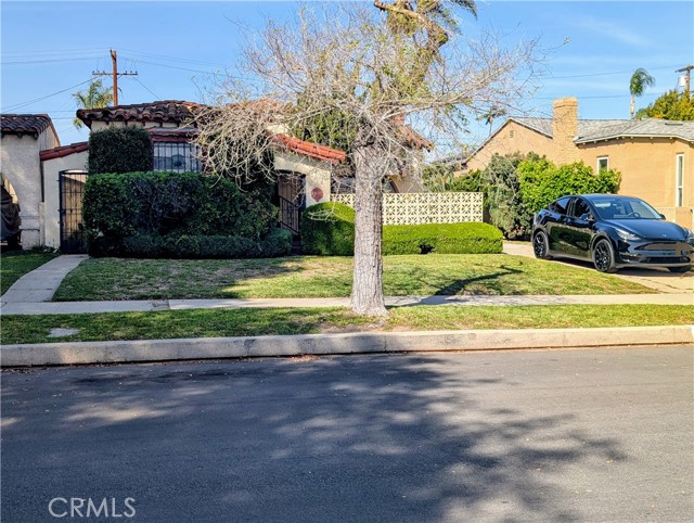 Detail Gallery Image 2 of 3 For 3659 W 63rd, Los Angeles,  CA 90043 - 3 Beds | 2 Baths